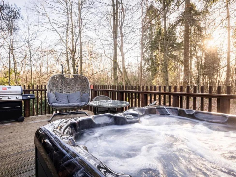 Keldy Forest Cabins - Forest Holidays Пикеринг Экстерьер фото