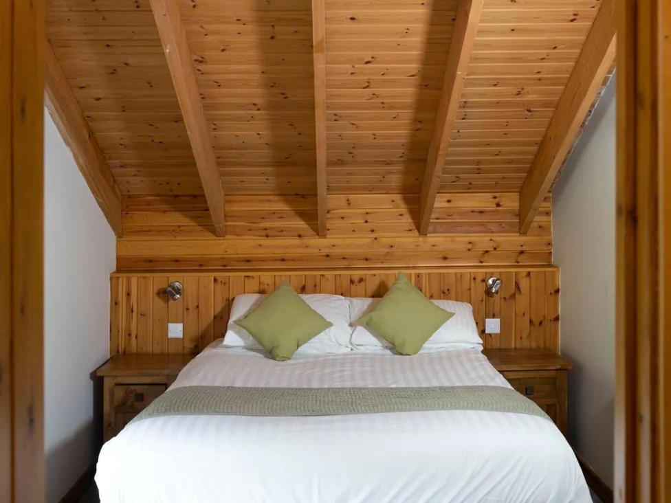 Keldy Forest Cabins - Forest Holidays Пикеринг Экстерьер фото
