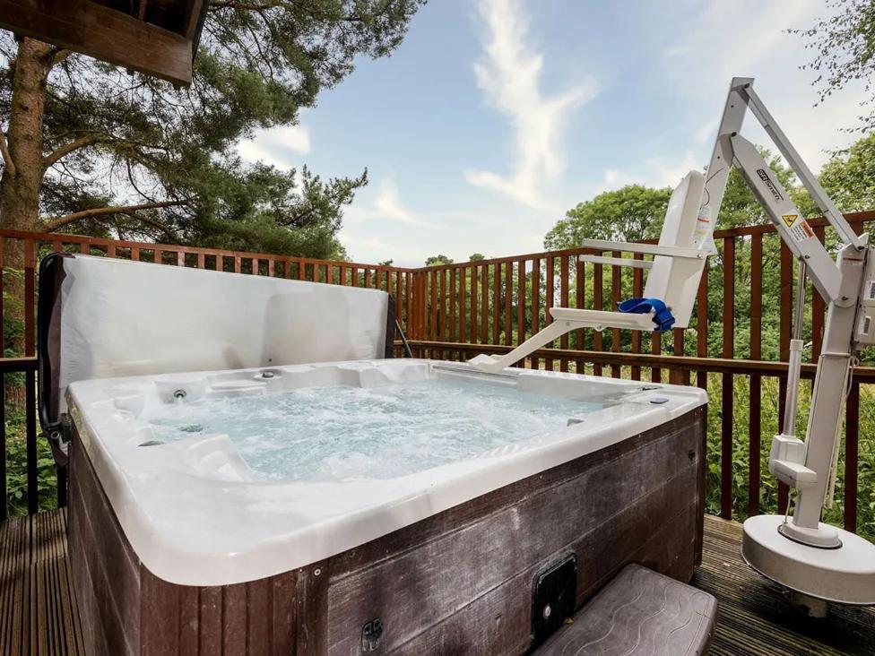 Keldy Forest Cabins - Forest Holidays Пикеринг Экстерьер фото